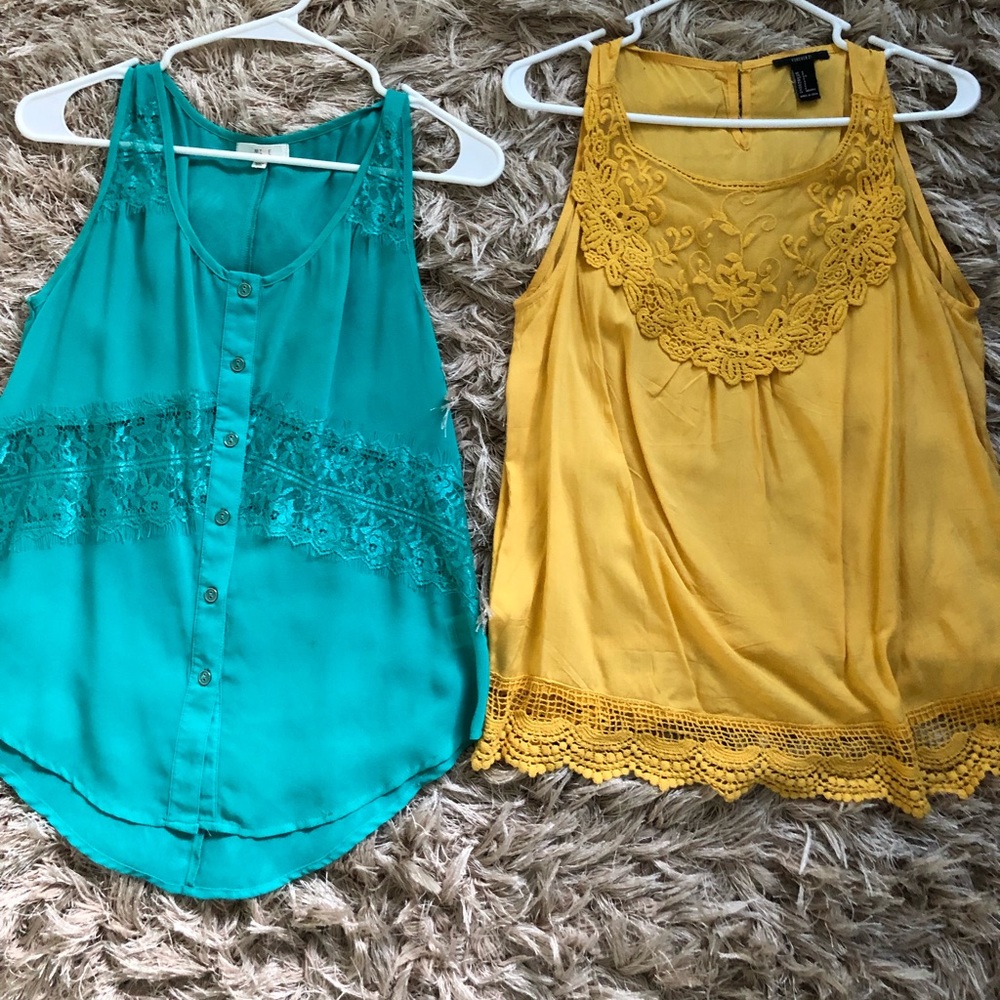 🌼 bundle deal 2 tank tops -size S 🌼